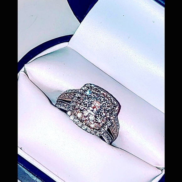 SHOW STOPPER ~ 14K White Gold ~ Yeĺow Gold Detail - Picture 1 of 6